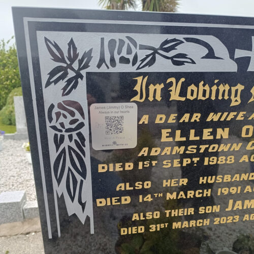 headstone-qr-plaque